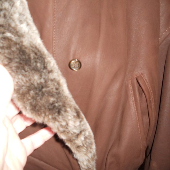 Lone Pine S Brown Leather Belted Bomber Jacket - Picture 12 of 14